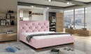 Sypialnia z ciepłym odcieniem różu Millennial Pink - z czym łączyć ten kolor? 